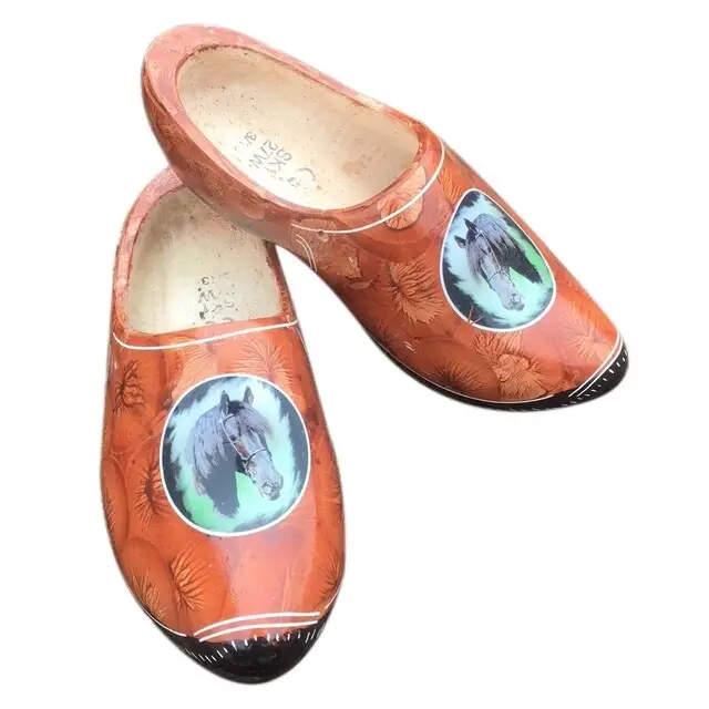 Scherjon Kapklompen Bruin met Fries Paard Maat 42,5/43 Trendy